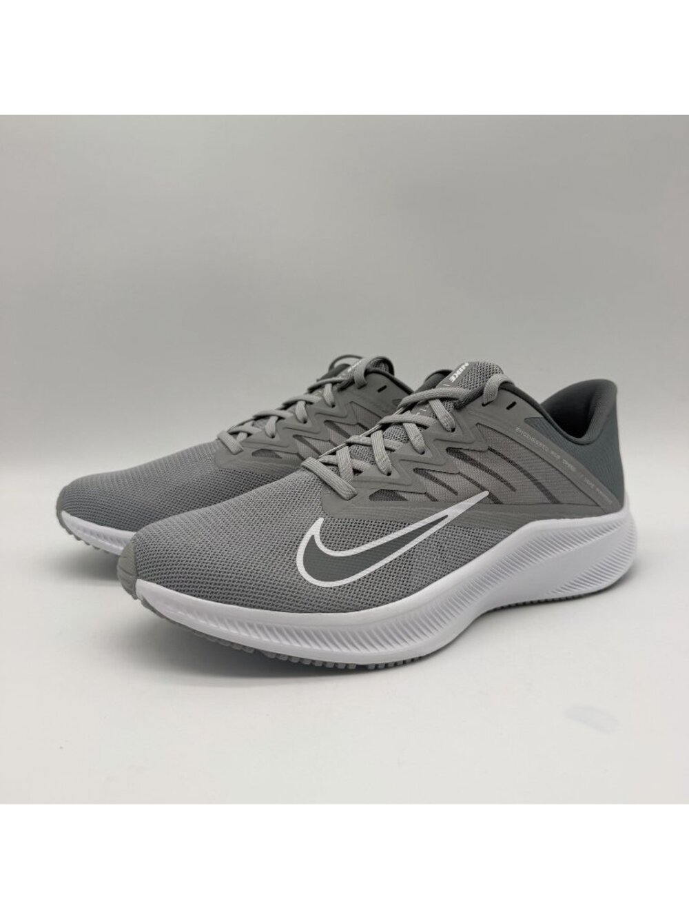 Nike Quest 3 Running Shoes Gray White US 9.5 CD0230-003